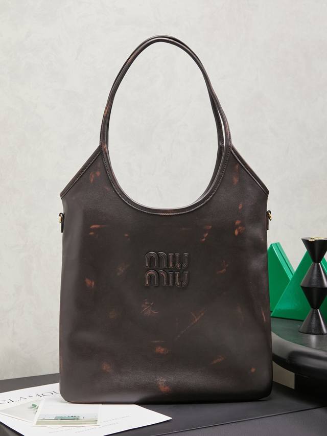 5Bg231, Miu's new Isetan limited edition tote bag, a top recommendation on the o