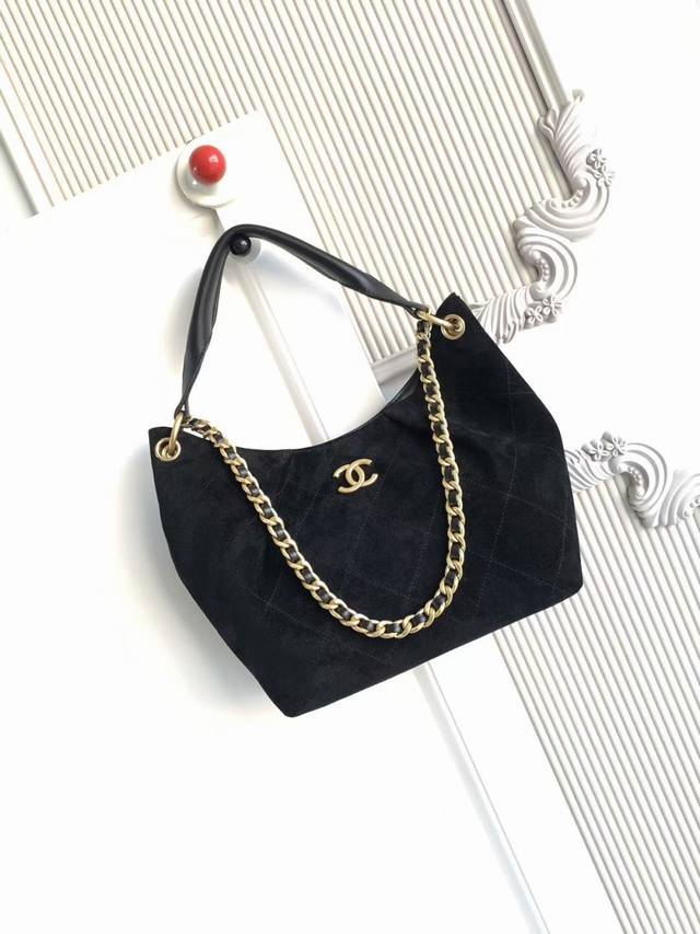 Chanel 26C Early Spring Collection Hobo Hippie Bag As5970 Small. The metal surfa