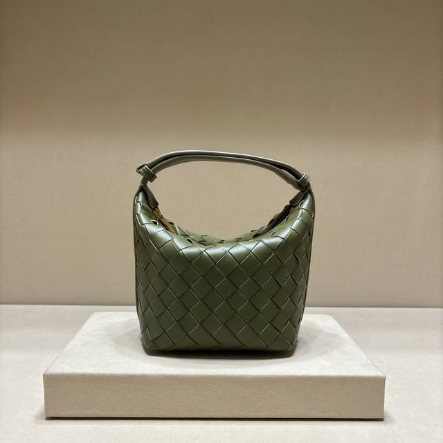 Original Leather Mini Shoulder Lunch Bag - A convenient lunchbox bag to grab and