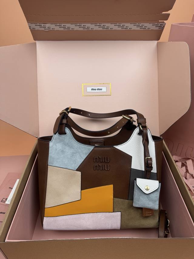 Original leather, with picture packaging. Premium hardware, original leather, 2