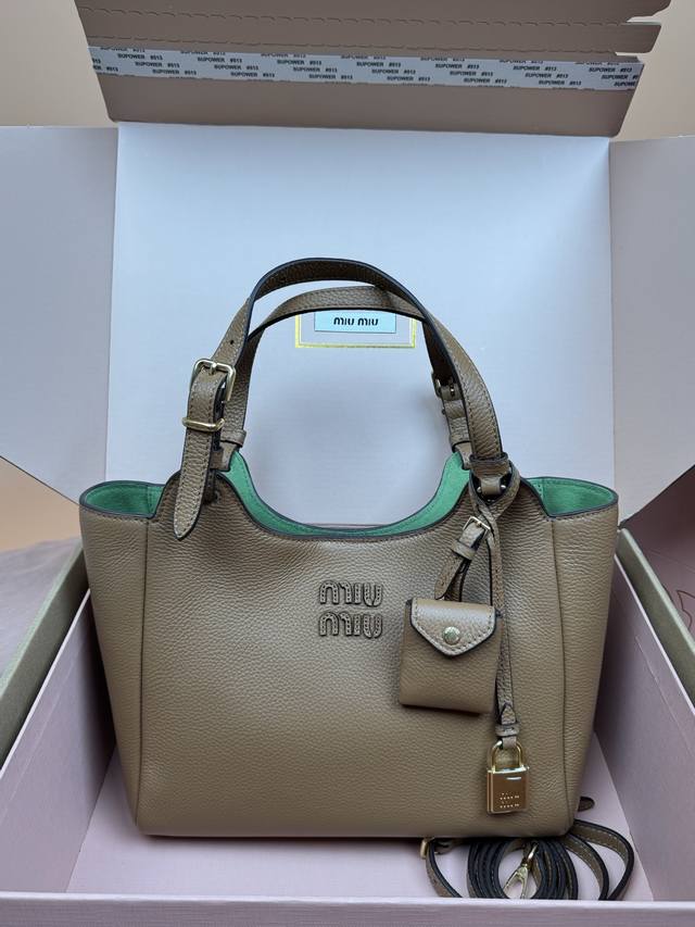 Original leather, with picture packaging. Premium hardware, original leather, 2