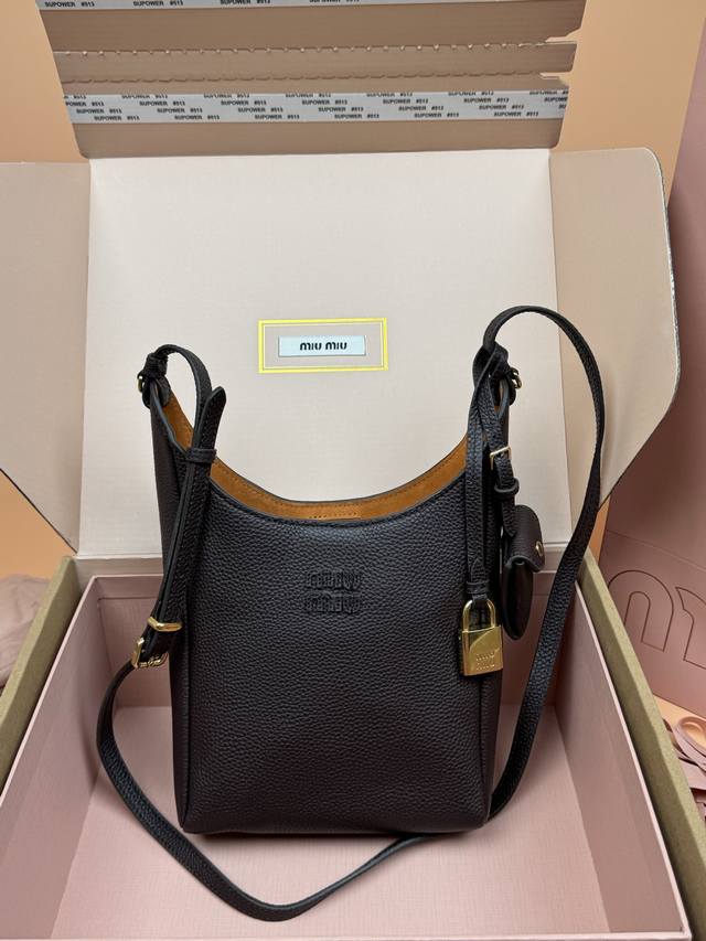 Original leather, with picture packaging. Premium hardware, original leather, 2