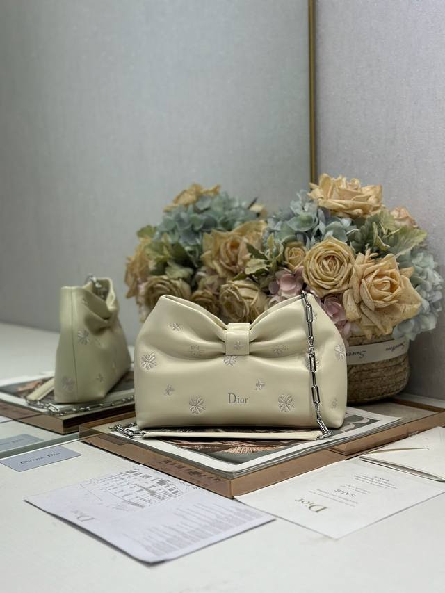 Authentic, high-quality Dior-Lambskin 2026 Spring/Summer new handbag, beige embr