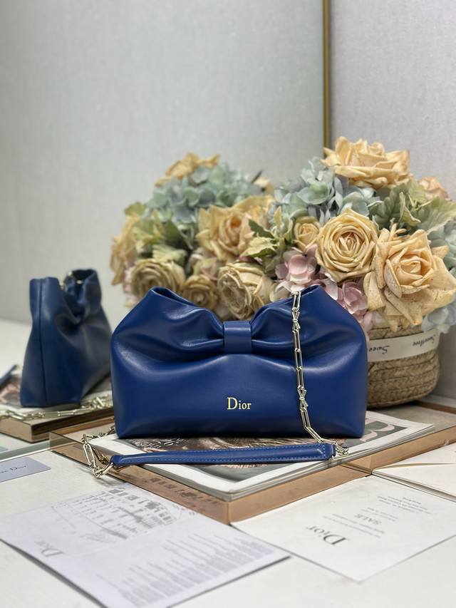 Authentic, High-Quality Dior-Lambskin 2026 Spring/Summer New Handbag, Blue with