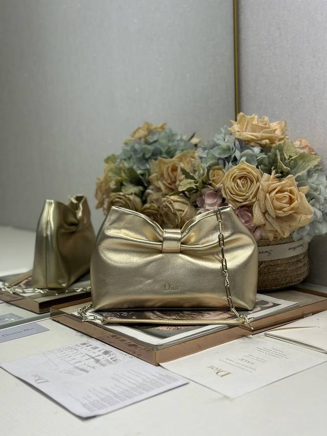 Authentic, High-Quality Dior-Lambskin 2026 Spring/Summer New Handbag with Gold a