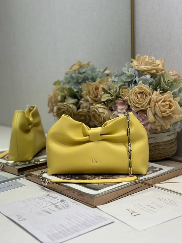 Authentic, High-Quality Dior-Lambskin 2026 Spring/Summer New Handbag, Yellow wit