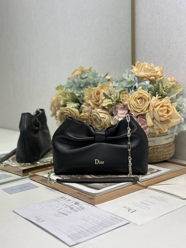 Authentic, High-Quality Dior-Lambskin 2026 Spring/Summer New Handbag, Black with