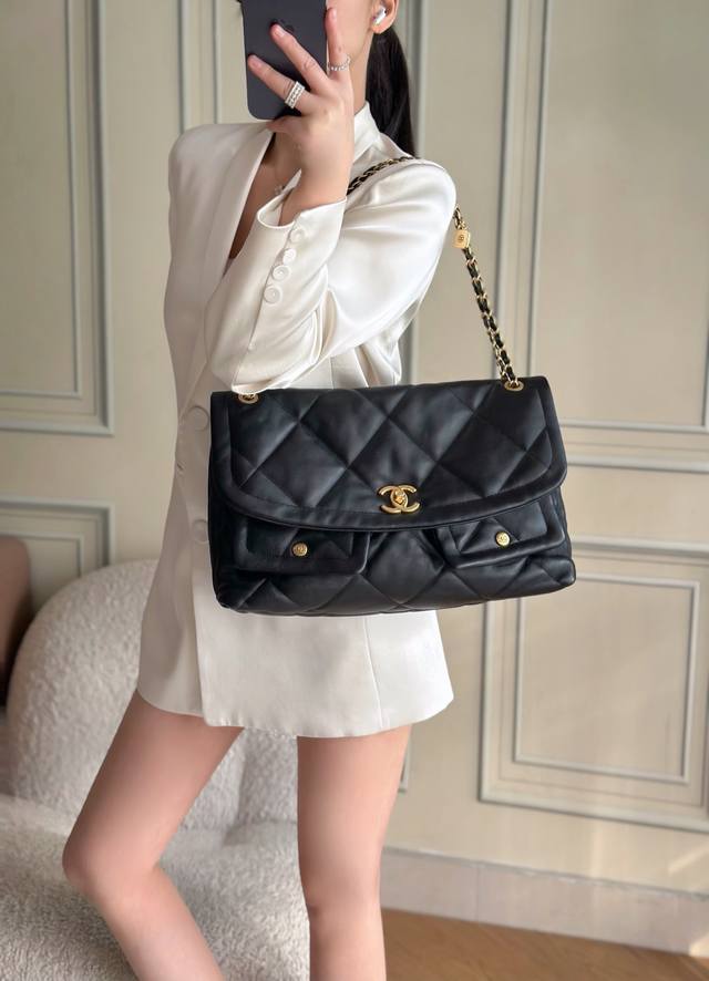Brand New Arrival! Lambskin Fashion Paris Runway Style Shopping Bag/Briefcase!
