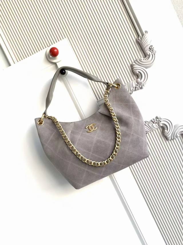 Chanel 26C Early Spring Collection Hobo Hippie Bag As5970 Small. The metal surfa