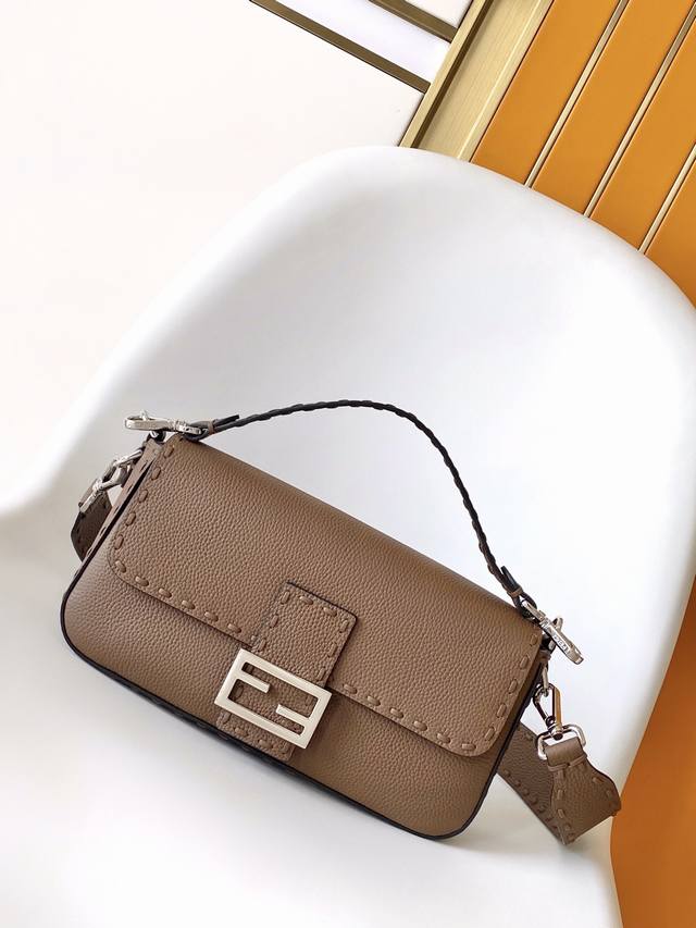 Authentic Fend1 Classic Medium Style, Lychee Grain Leather, Unique Design Exude