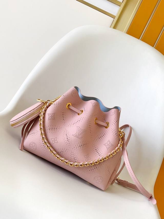 Top-tier original single-piece dynamic code M13840. This Bella handbag interpret