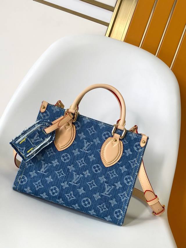 Top-tier original single dynamic 163 This Onthego small handbag features classic