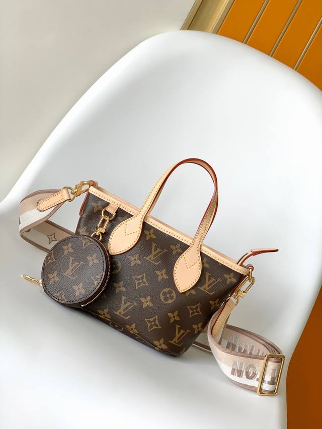 M46705 Top-tier original monogram canvas Neverfull BB handbag. This Neverfull BB
