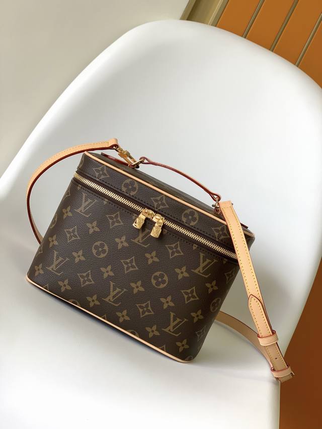 Top-tier replica LV Nine BB cosmetic bag M42265. Inspired by the iconic Nice cos