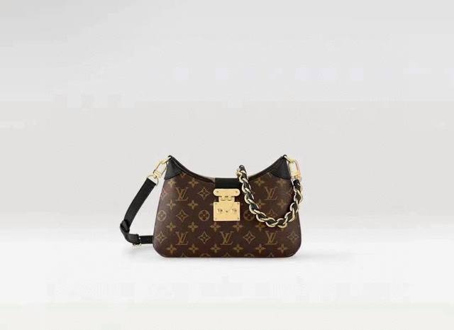 Top-tier original, with a serial number chip. Matching details. Top-tier origin