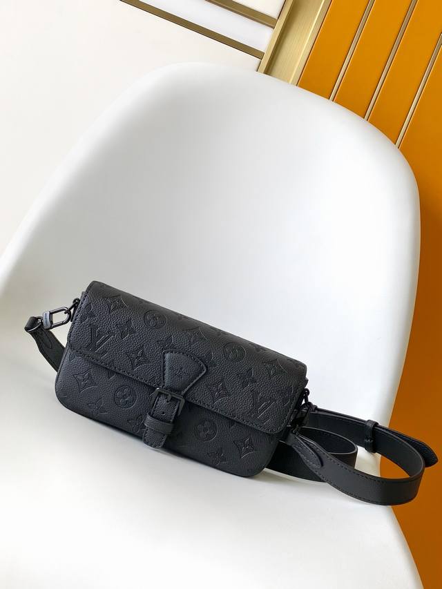 163C01 Top-tier original chip M83567 embossed top-grain cowhide monogram black M