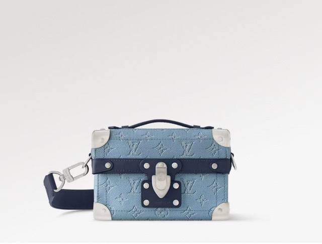 M15035 Blue Men's Soul Trunk Box Bag. This Soul Trunk Cc bag cleverly combines M