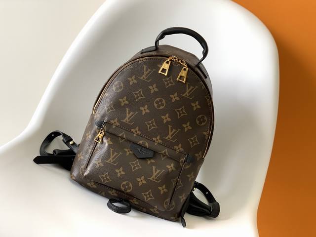 The new M44871 backpack is made of Monogram Reverse canvas. This backpack is a