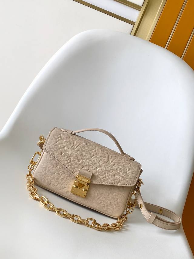 210C01M14322 Light Grey M11998 Gunmetal M47045 Pink M23940 Purple M46595 Black M