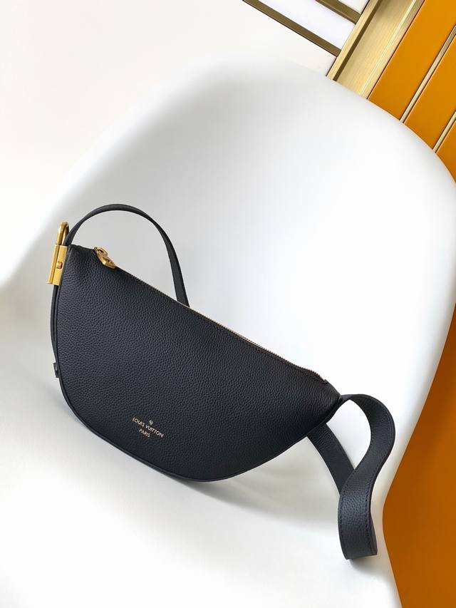 M83546 Brown M11429 Black Low Key features a modern, minimalist design, compleme