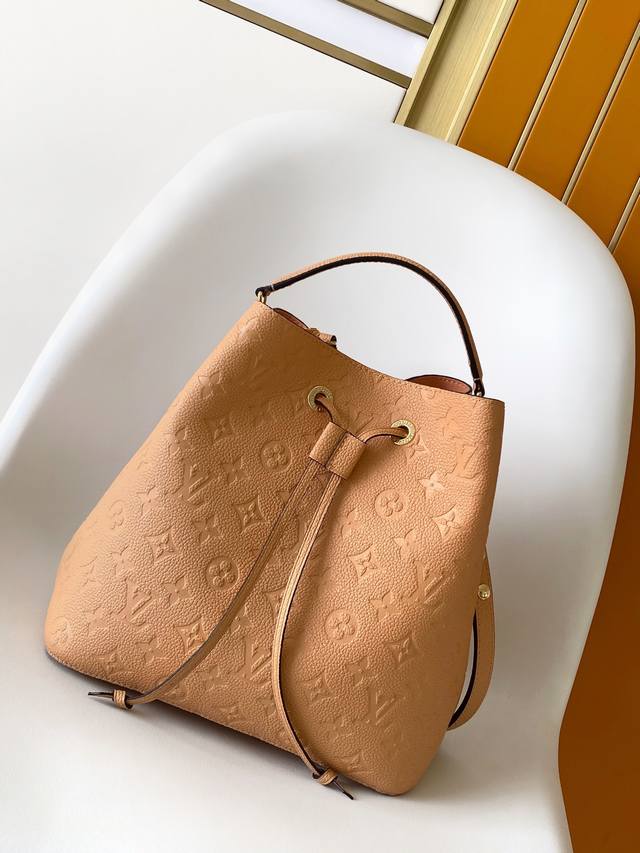 Dynamic Chip M11815 Earth Yellow M45256 Black M45306 Blue M46526 Off-White Top-G