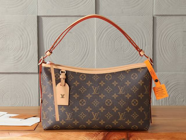 p 163C01 Dynamic Chip Top-Tier Original, Enhanced Carryall Eastwest Handbag. Cra