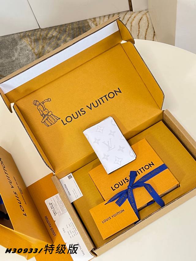 Factory Price p M30933 Premium All-Steel Pocket Wallet is crafted from brushed