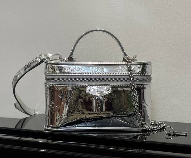 Factory Price p M26097 Silver Top-Tier Original Single This Vanity Chain pouch h