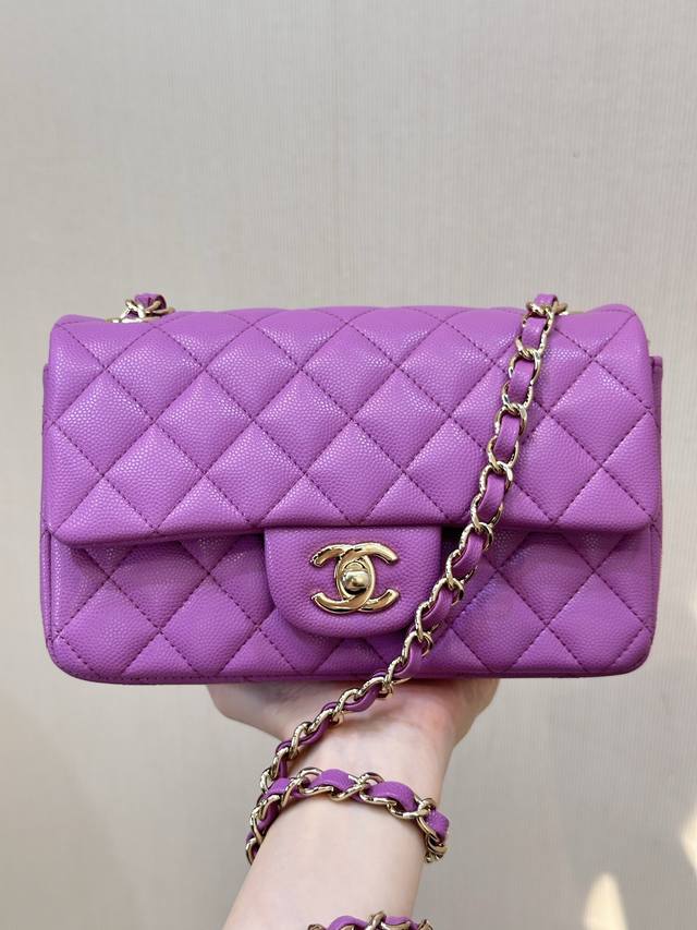 116 117 112 The CF ( Cloth Bag) is one of Chanel's classic bag styles, and it's