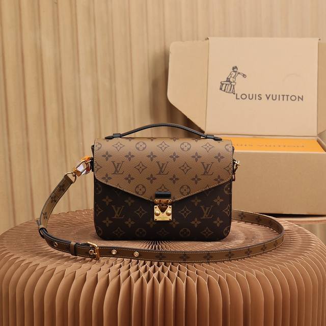 All-steel, premium-grade all-steel M44876 Yellow Flower Metis Classic Messenger