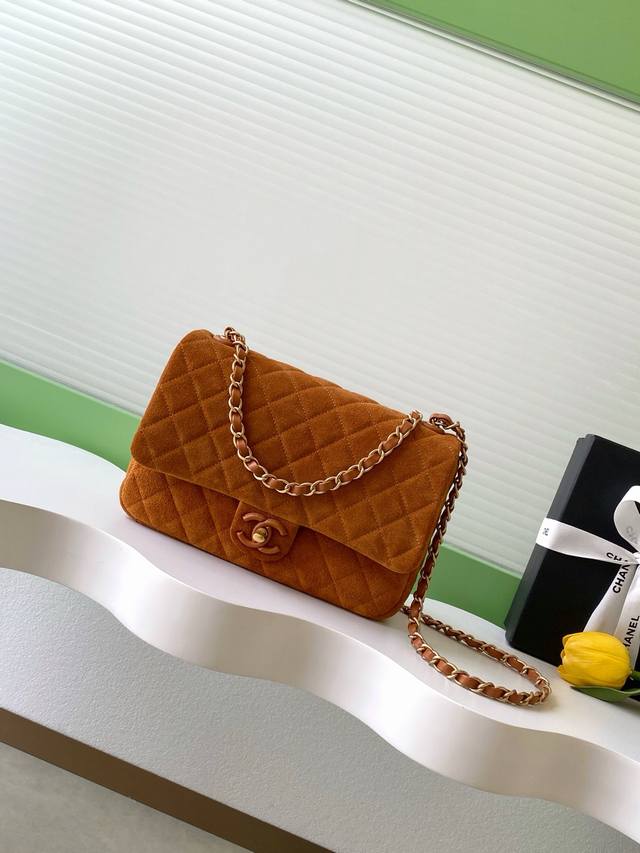 Small p Medium p Large p 26C series brown suede CF bag, classic diamond pattern