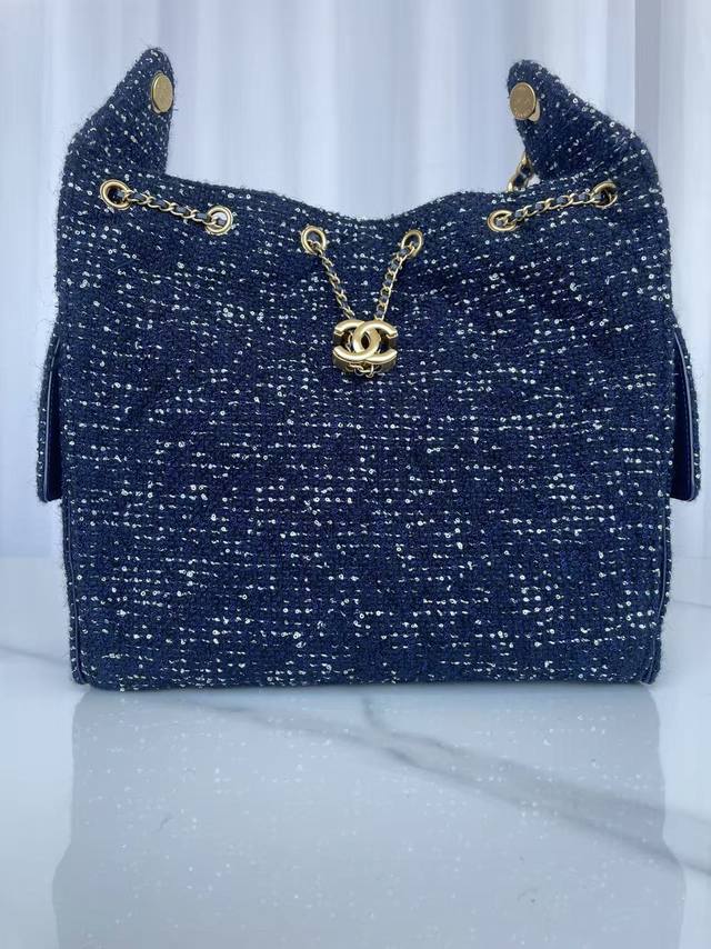 Brand: Chanel Model: As5311 Description: Original quality, a classic piece, at