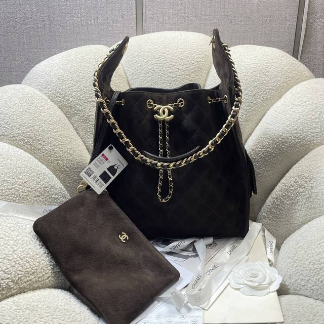 Early Spring Runway Collection Size: 40*30*15 Large 25C Early Spring Runway Col