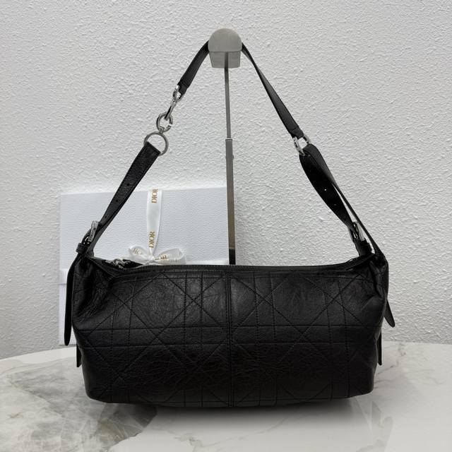 This D-Journey handbag is a new addition to the collection, making a stunning d