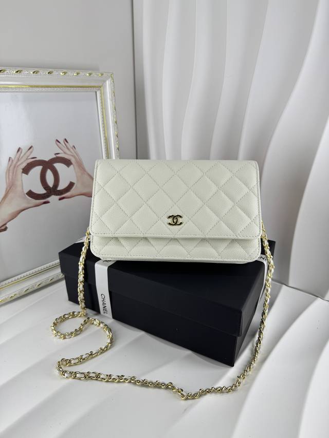 Special Price Woc Original 33814 Imported cowhide leather with fine pom-pom whit