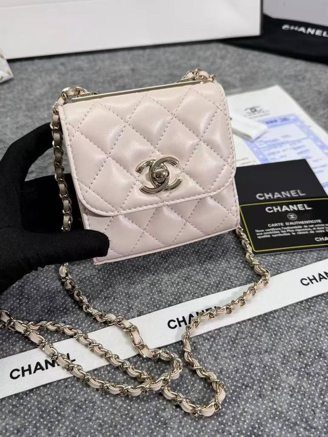 Clearance Price. Original Ohanel coin purse, shoulder/crossbody style, metal ta