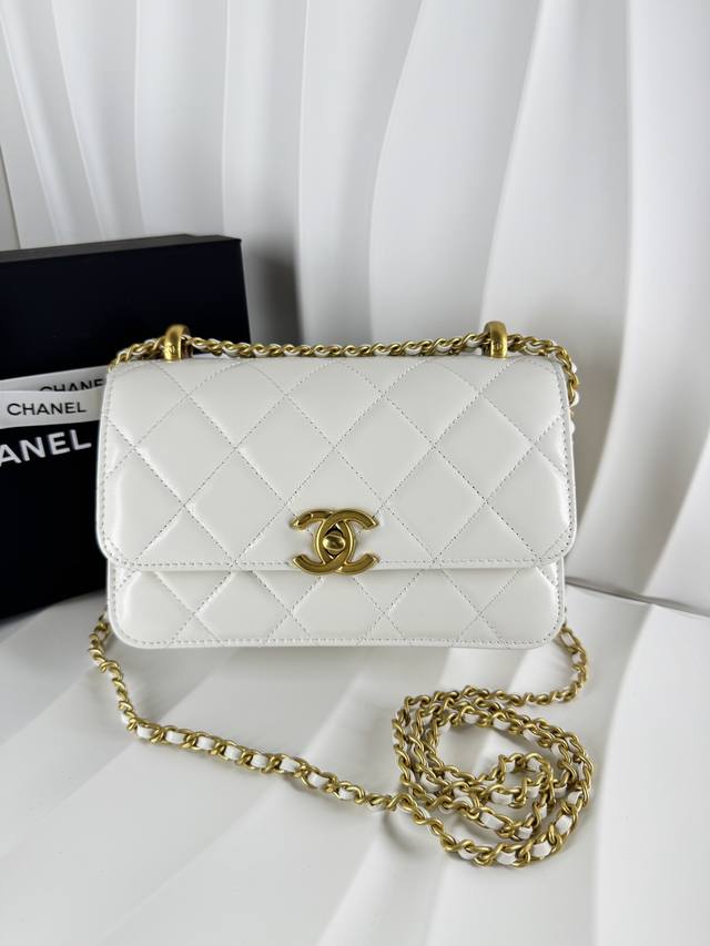 Clearance Price Chanel New Model: As2615. This is a pre-autumn M
