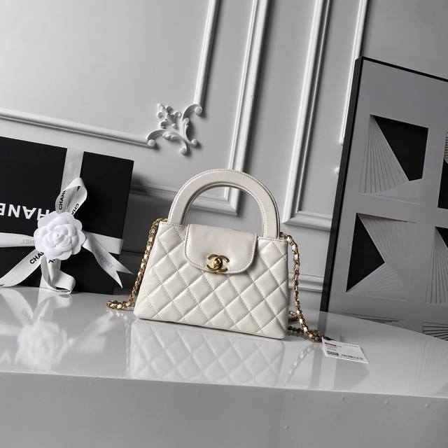 Exquisite Chanel 25Aas4416 Absolutely stunning Parisian femininity Hi, dear fri