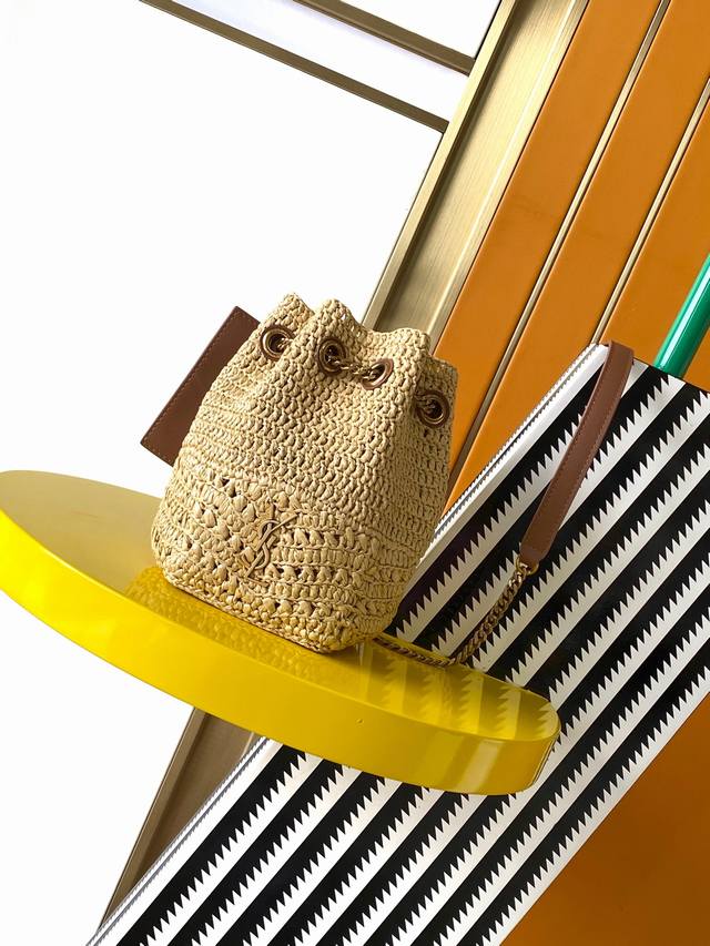 New Year's Day Special: Spring/Summer Straw Mini Joe Bucket Bag This year's raff