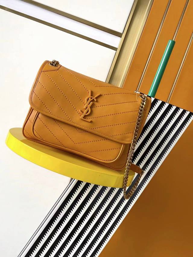 New Year's Day Special Price: The popular Y medium-sized plain sheepskin Nlkl ch