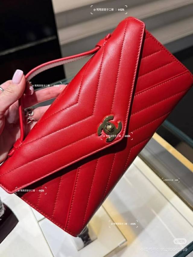 Top-tier original champagne gold clutch, exclusively available! A masterpiece f