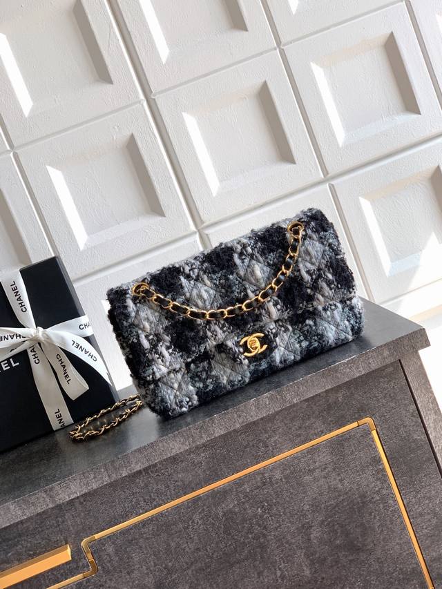 Top-quality original black and white Ohel CF tweed bag is here! Size: *.*. Cott