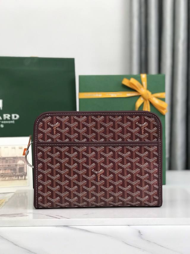 Authentic Goyard Jouvence Toiletry Bag. The Goyard Jouvence toiletry bag series