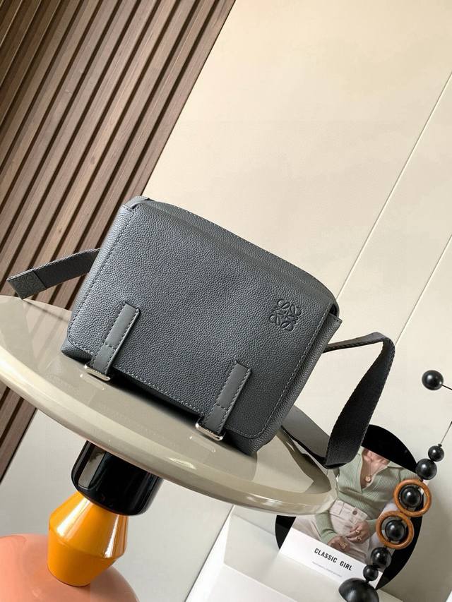 Original Leather L0Ewe New Xs Military Messenger Bag. This classic messenger ba