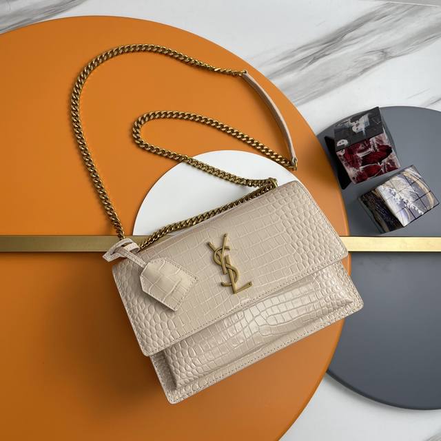 Authentic #Pink Gold Buckle# The unbeatable classic crocodile-embossed Sunset ba