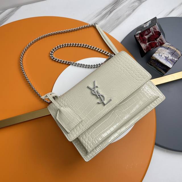 Authentic #White with Silver Buckle# The unbeatable classic crocodile-embossed S