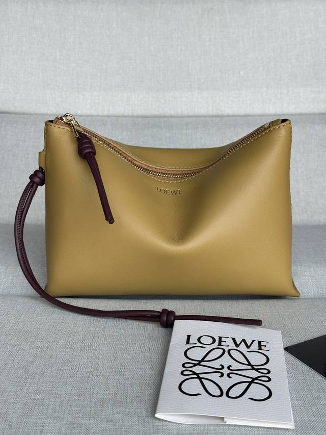 Original Leather Handbag, Desert Yellow, Model 3045. Glossy Nappa Leather Knot T