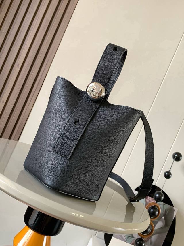 Original Leather Mini Soft Grained Cowhide Pebble Bucket Bag. The Pebble bag cle