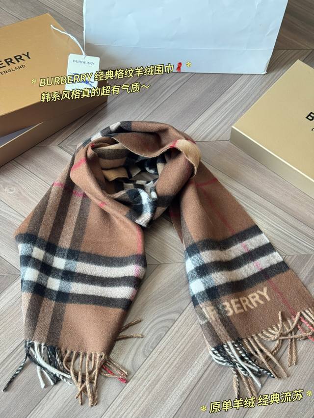 Classic Original Cashmere Scarf with Classic Tassels This classic Burberry check