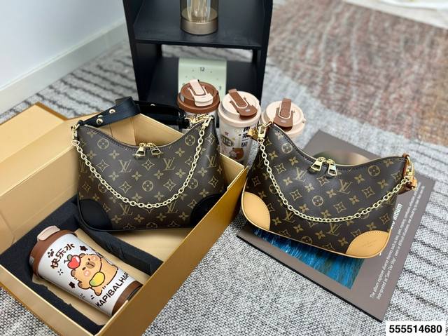 Set of water bottles with random patterns Lv Louis Vuitton Boulogne croissant S